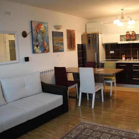 Apartments Town Center SJJ Habitación foto